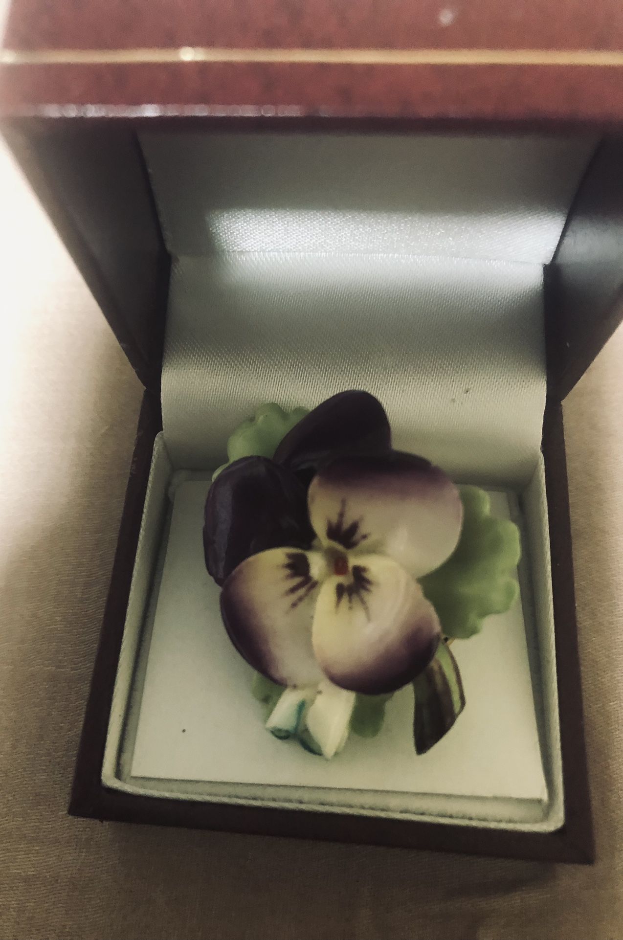 China Pin-Vintage Stratfordshire Cara China Hand painted Pansy Pin