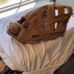 Louisville Slugger Hillerich & Bradsby top grain cowhide used baseball glove