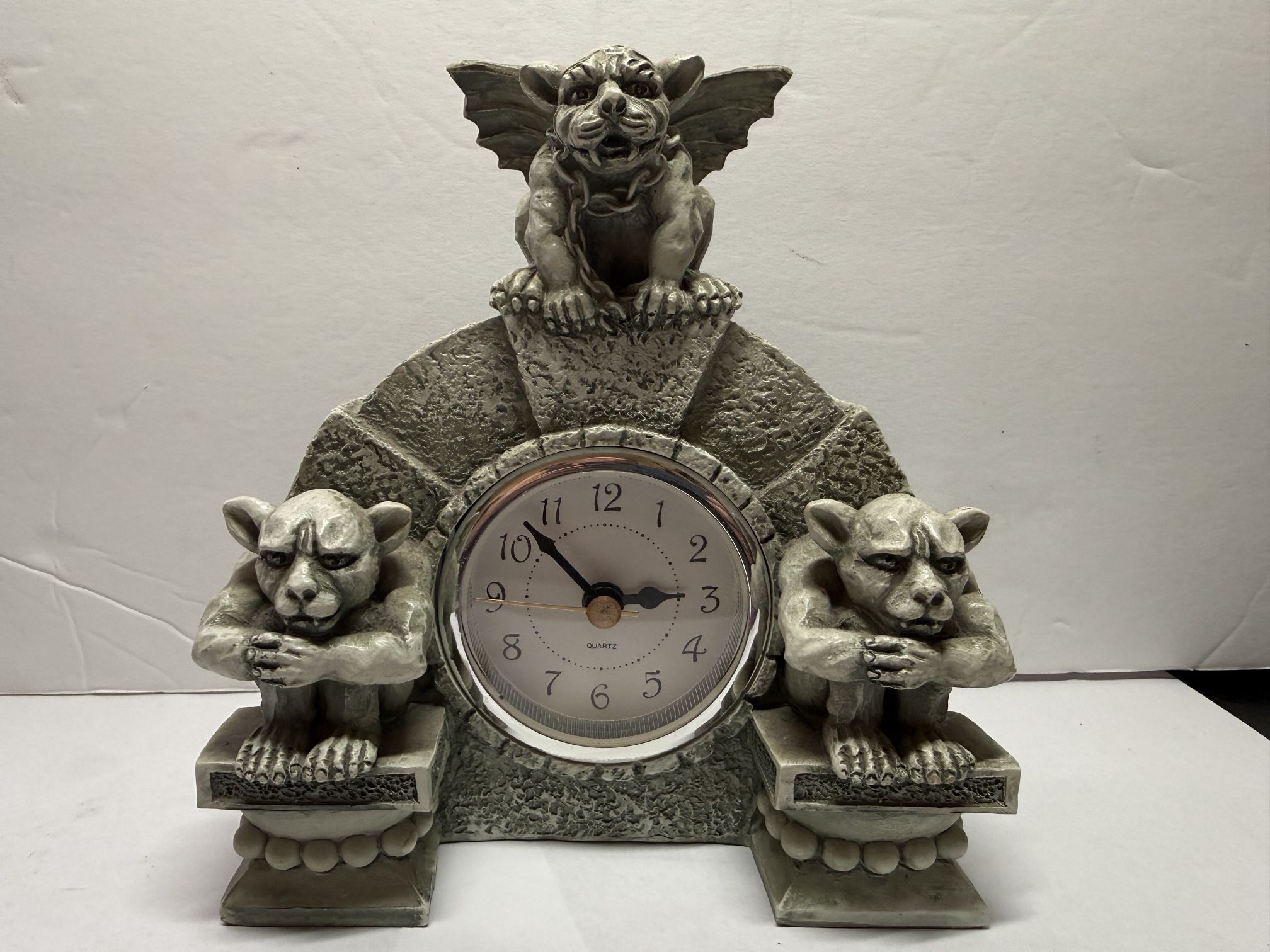 π¦ Gothic Table Clock "Time Guardian" (Gargoyles) π¦