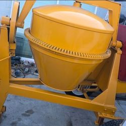 Concrete Mixer Best 9.5cu New  Hond 8Hp Engine