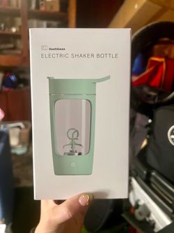 Electric shaker/mixing cup 22 ounce daasigwaa light blue/green