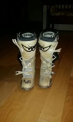 Size 10 Berik motorcycle boots