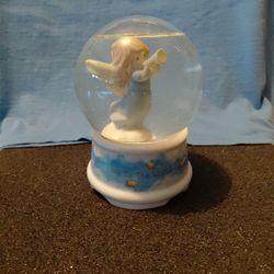 '1996'Enesco;(Precious Moments) Globe 