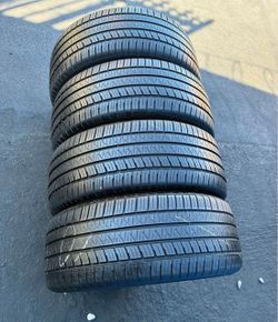 225/50/18 Pireli Tires con 80% de vida las 4