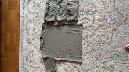 Uni Qlo airism T-shirt
