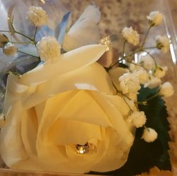 Wedding buttoniers and bridal bouquette