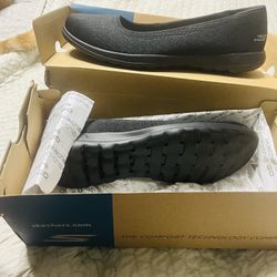 Skechers go Walk Lite Black 8.5 New In Box 