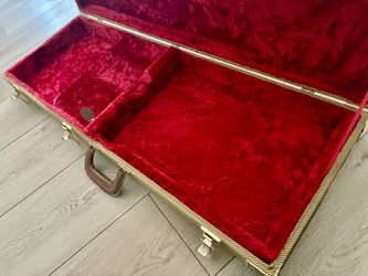 Roadrunner hard shell case electric guitar Stratocaster telecaster.