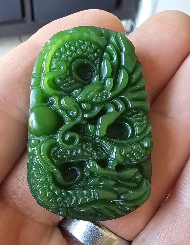 Natural Green Jade Dragon Necklace Pendant Fashion Hand-Carved Lucky Amulet