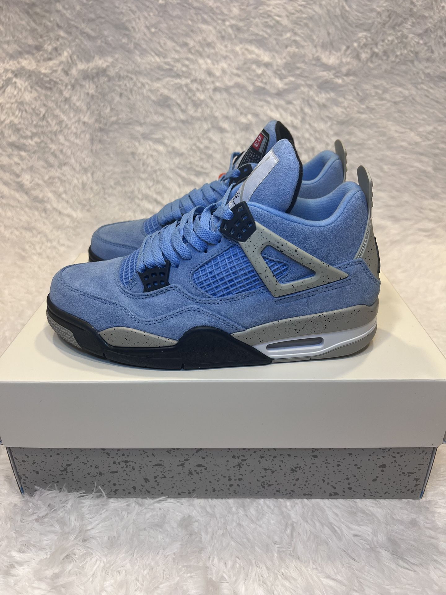 UNC Jordan 4