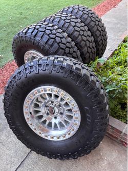 KMC wheels new like new 35 inches tires Chevy Silverado wheels tires