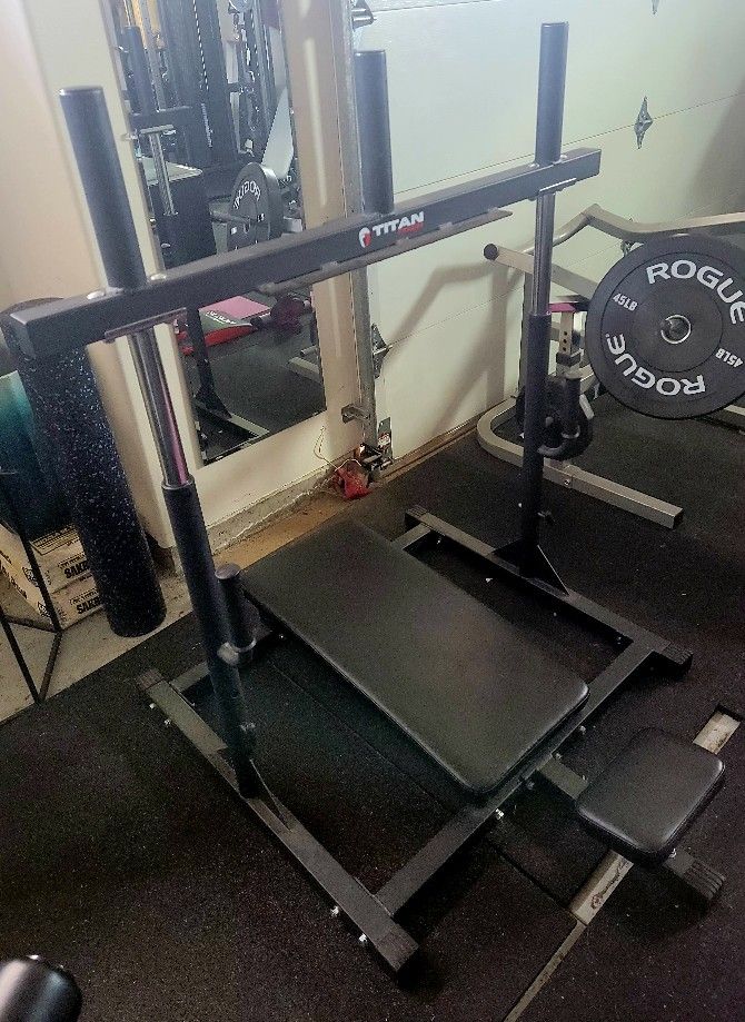 Vertical Leg Press Machine