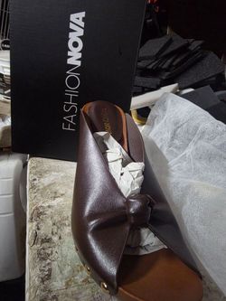 Zapatillas size 6.5,,, 7,, 8.5,, 9. 11  pido $50