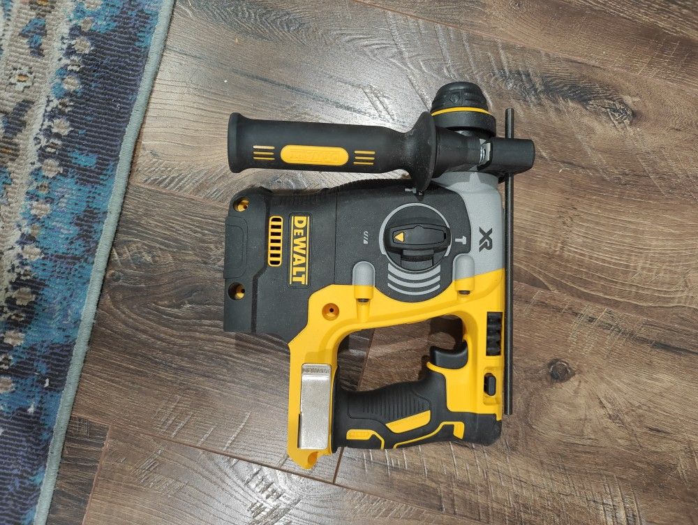 DeWalt 20v Max XR Cordless Brushless Rotary Hammer