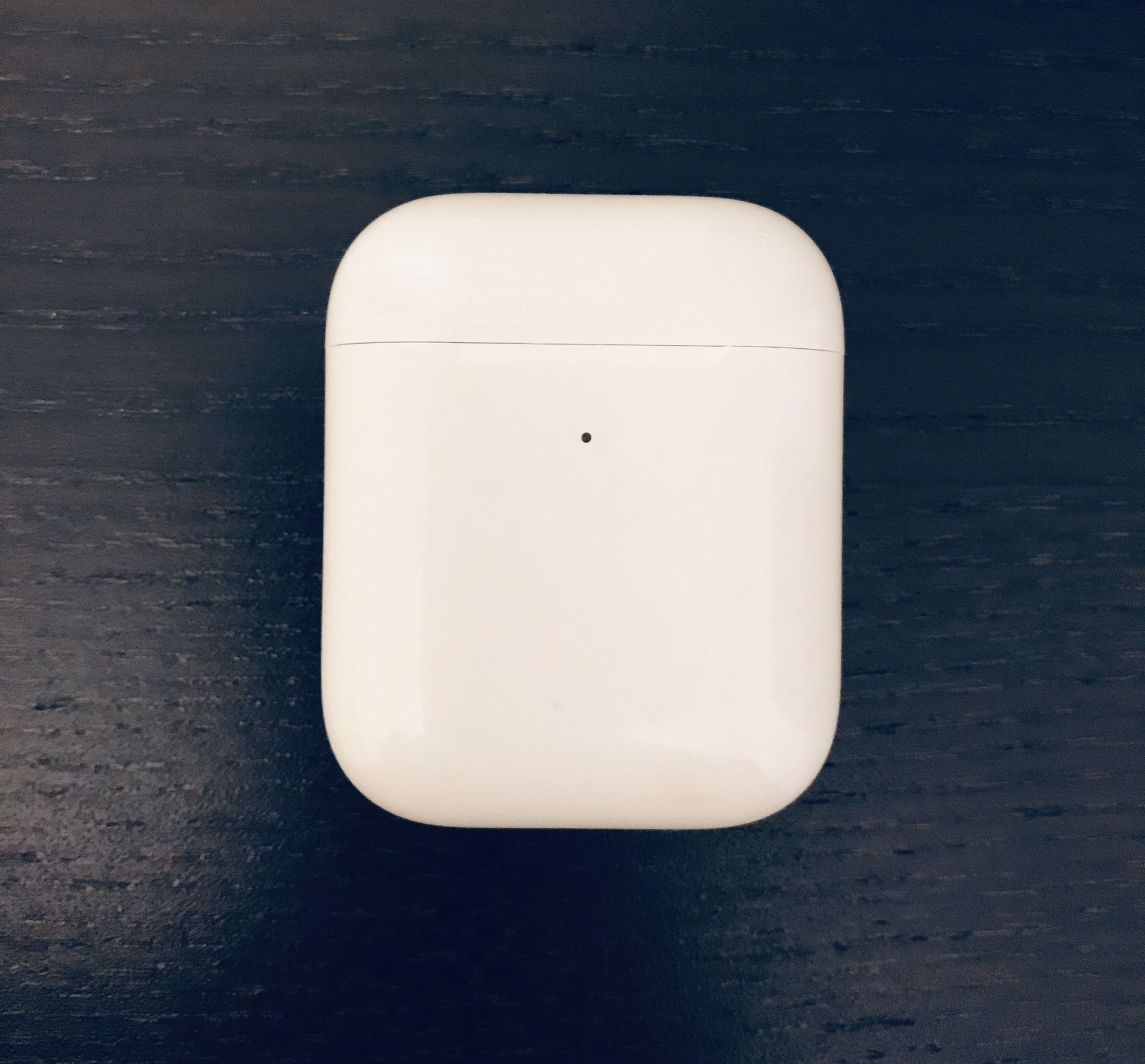 Apple AirPods with Wireless Charging Case