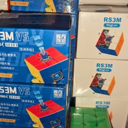 3x3 Speedcubes/ Rubik's Cubes