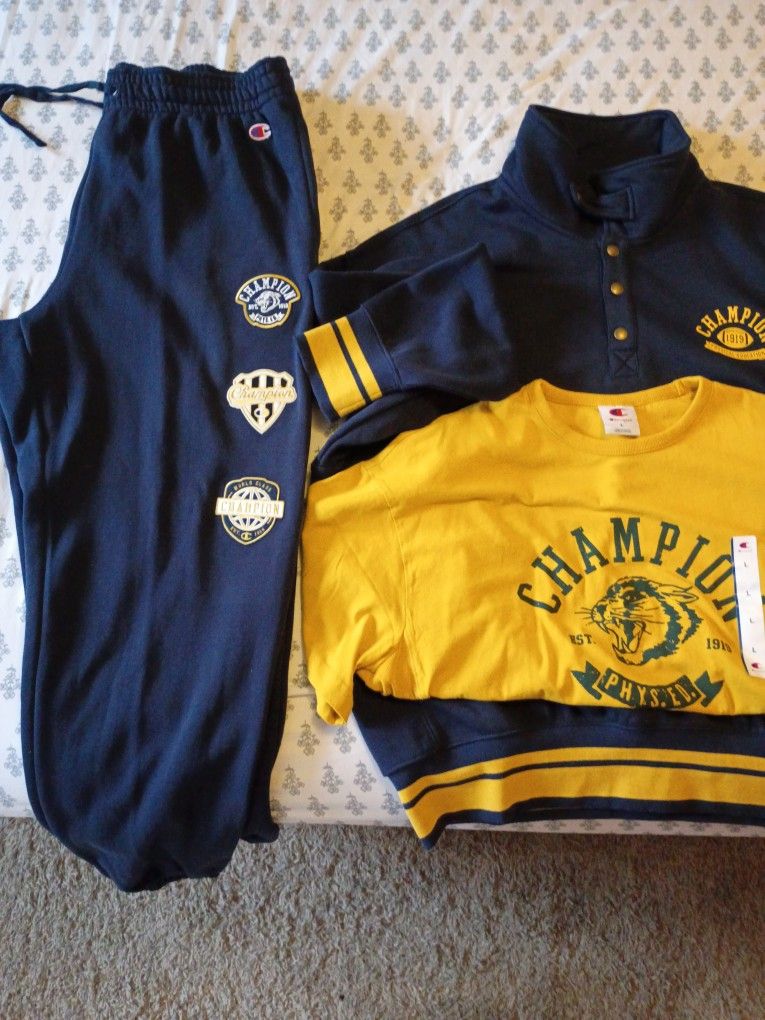 Champion Sweat Suit Size Large Brand New Still Has Tags.