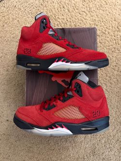 Size 9 (Used condition, damaged box, no lacelocks) - Air Jordan 5 retro raging bull toro