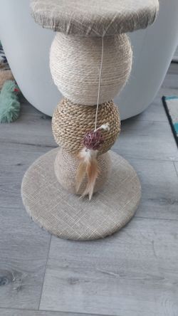 NEW CAT SCRATCHING POST