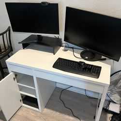 Computer Desk With Monitor And Video Cam