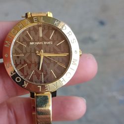 Michael Kors Uhr Damenuhr Armbanduhr MK4622 Jaryn IP Gold neu