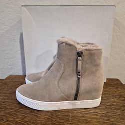 Caslon Averie-Lea Wedge Taupe Suede Booties 
Women's Size 7M
