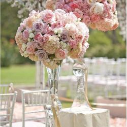 Jarrón  de Trompeta  Para Centros de mesa  6 en total $30 Cada Uno