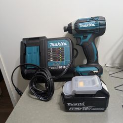 Makita 18V LXT with battery and charger brand new everything works great