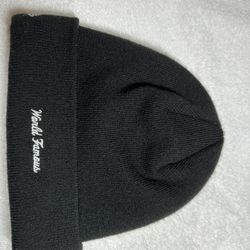 Supreme Beanie ( authentic ) 