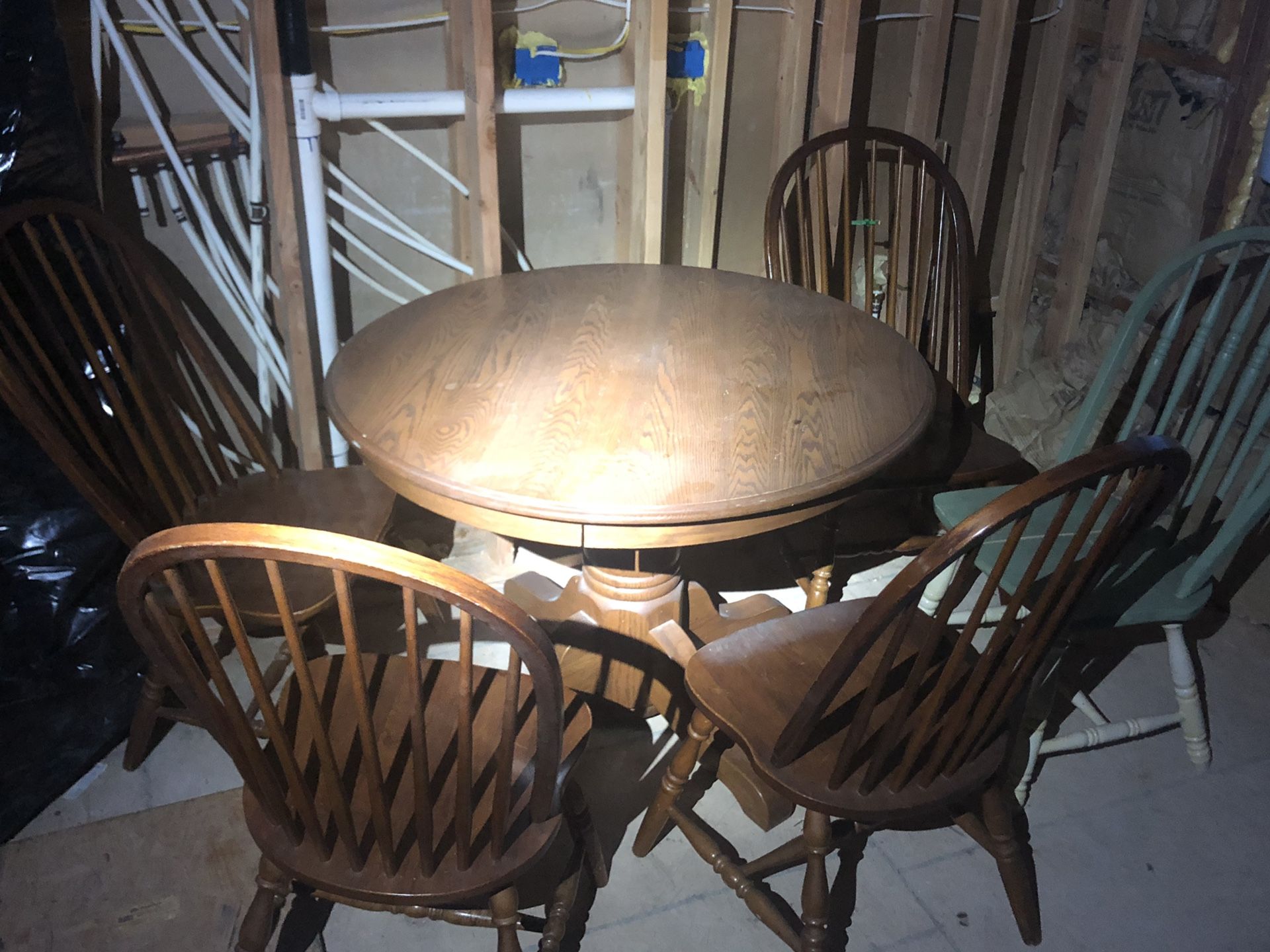 Hard wood Dining room table & 4 chairs