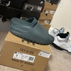 SLTMRN yeezy slide