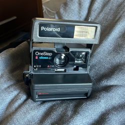 Polaroid One-Step Close Up. 