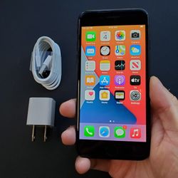 iPhone 7 - UNLOCKED - Like New  