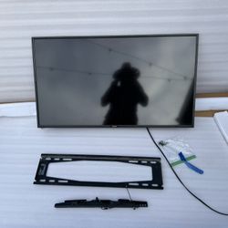 32” Inch Smart TV With Wallmount