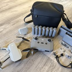DJI Mini 2 4K Drone – Like New – 7 Batteries + Accessories