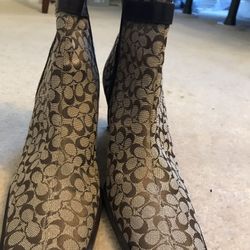 Coach boots size 8 B