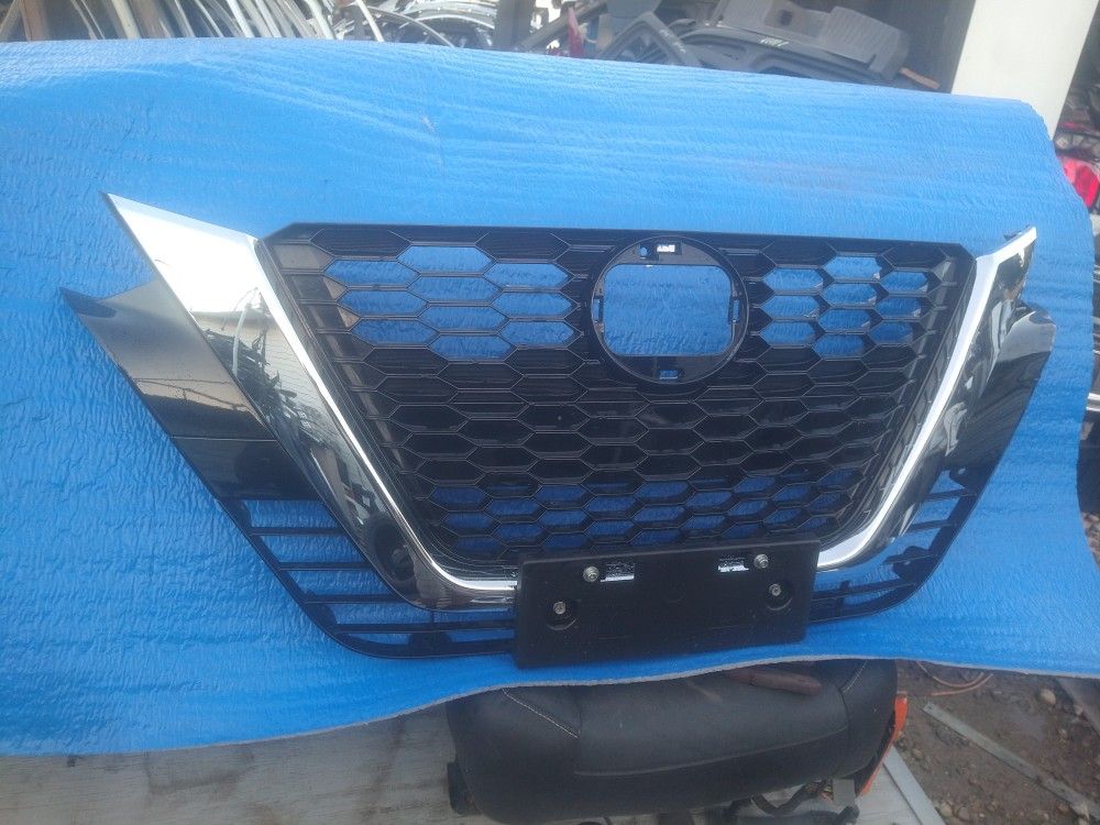 Nissan Altima Front Chrome And Black Grill That Fits 2019 To 2021