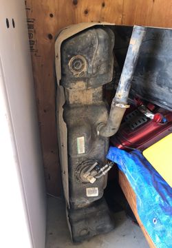 2008 Chevrolet Silverado 3500 gas tank 27 gallon