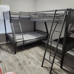 Bunk Bed (3 beds) $500