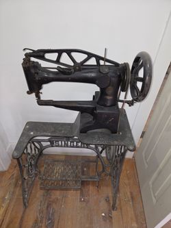 Vintage Industrial Singer Short Arm 29-4 Cobbler Leather Sewing Machine W/Stand