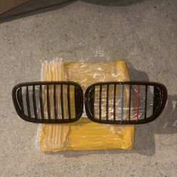 BMW 7 series Grills Pick Up Olny In Queens Area 