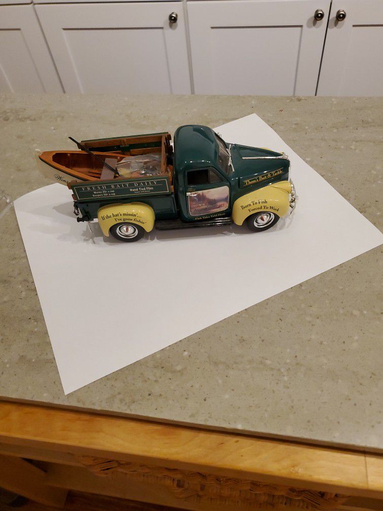 COLLECTABLE FISHING TRUCK