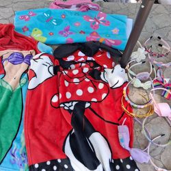 Cute bath ropes for a girl mix si,e 2/4 cute hair bands all for $20 obo south la 90043