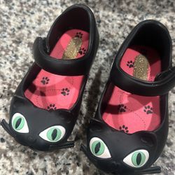 Mini Melissa size 5 Toddler