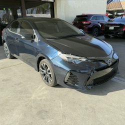 2020 toyota corolla SE 
