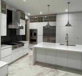 Custom Kitchen Cabinets