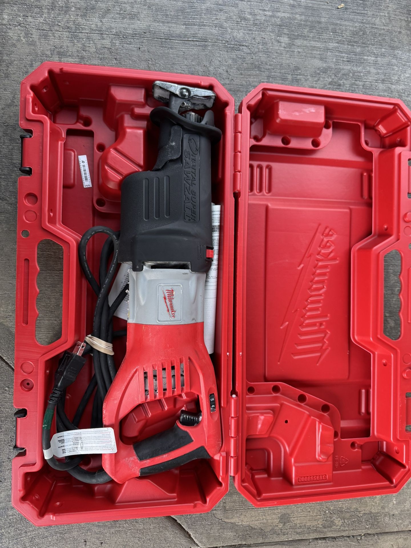 15 Amp Súper Sawzall Milwaukee (firm Price )