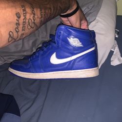 Jordan 1 Hyper Royal