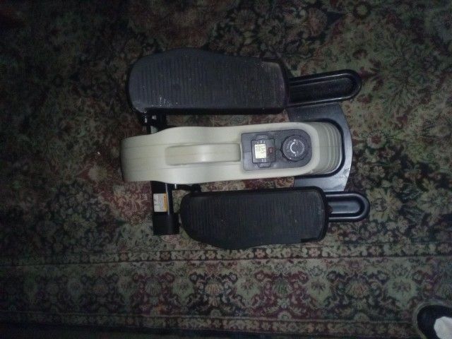 Stationary Pedaler Machine