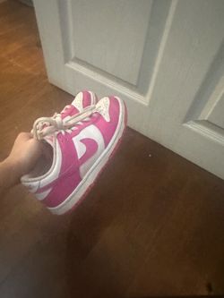 Hot pink Nike dunks